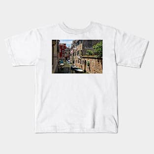 Back street in Venice (2) Kids T-Shirt